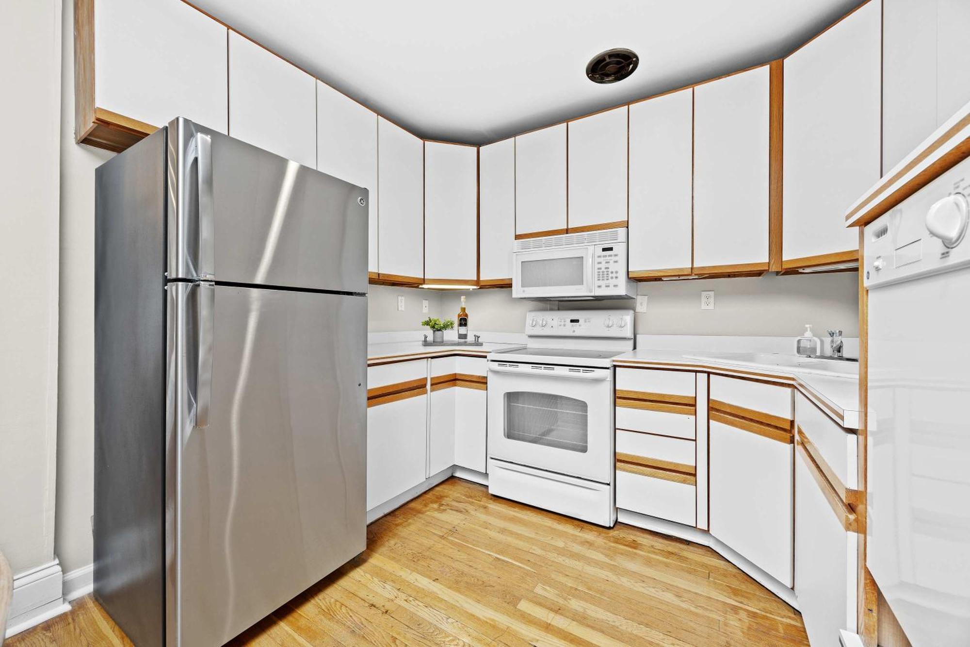 Cozy 1br Near Downtown King Bed Full Kitchen * Louisville