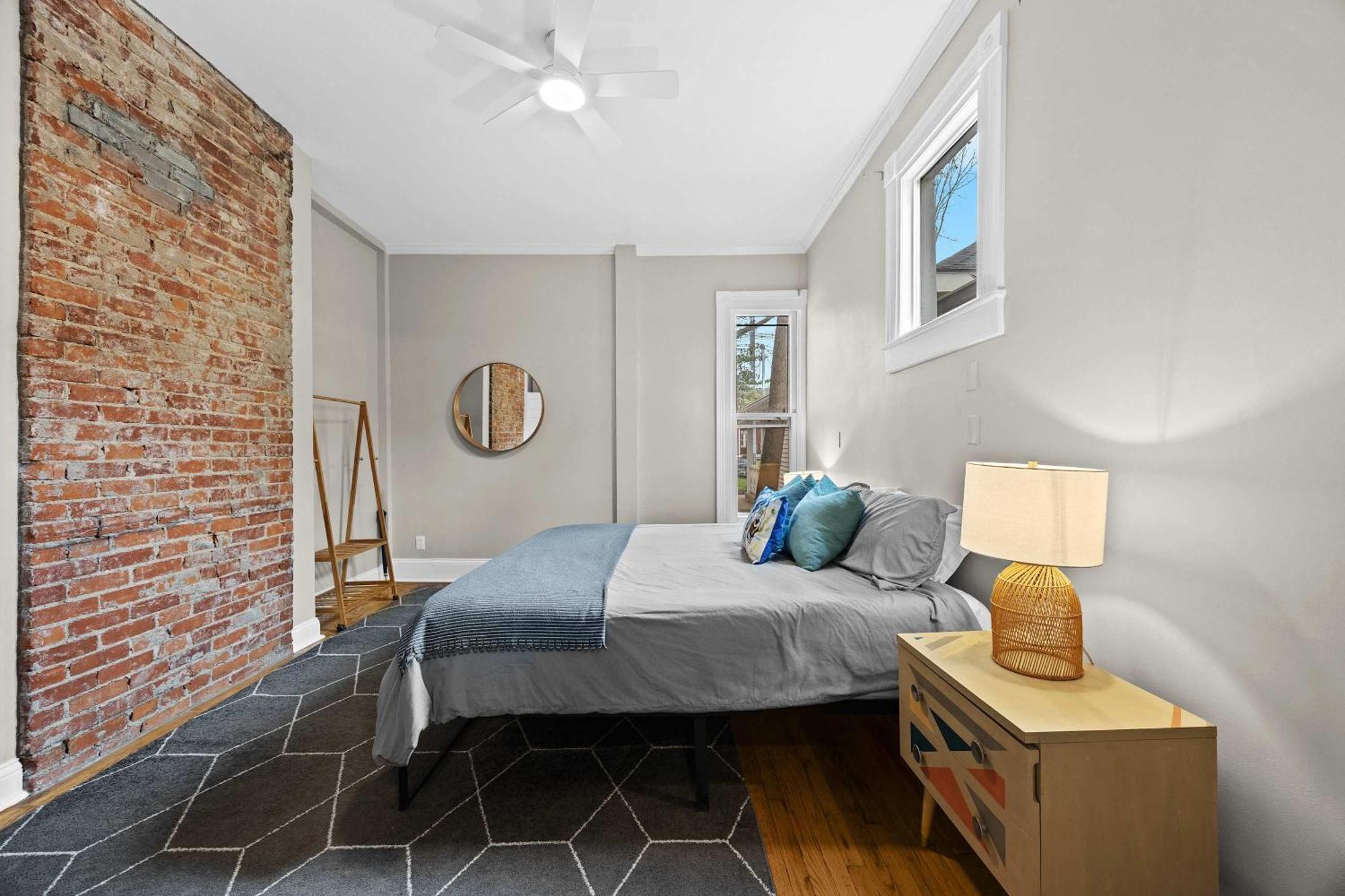Cozy 1br Near Downtown King Bed Full Kitchen Louisville