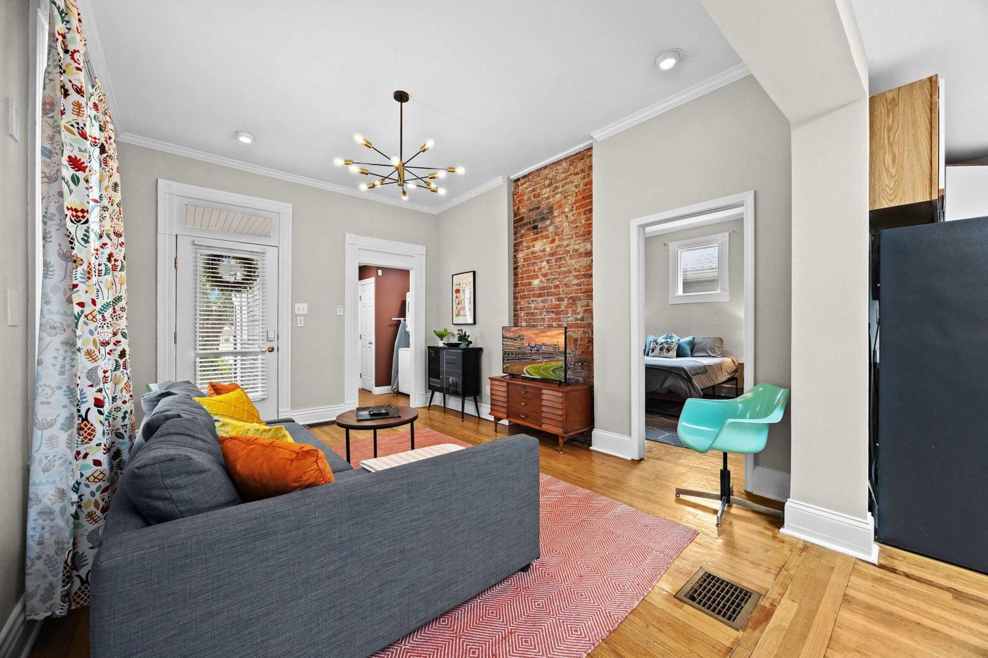 Apartment Cozy 1br Near Downtown King Bed Full Kitchen Louisville